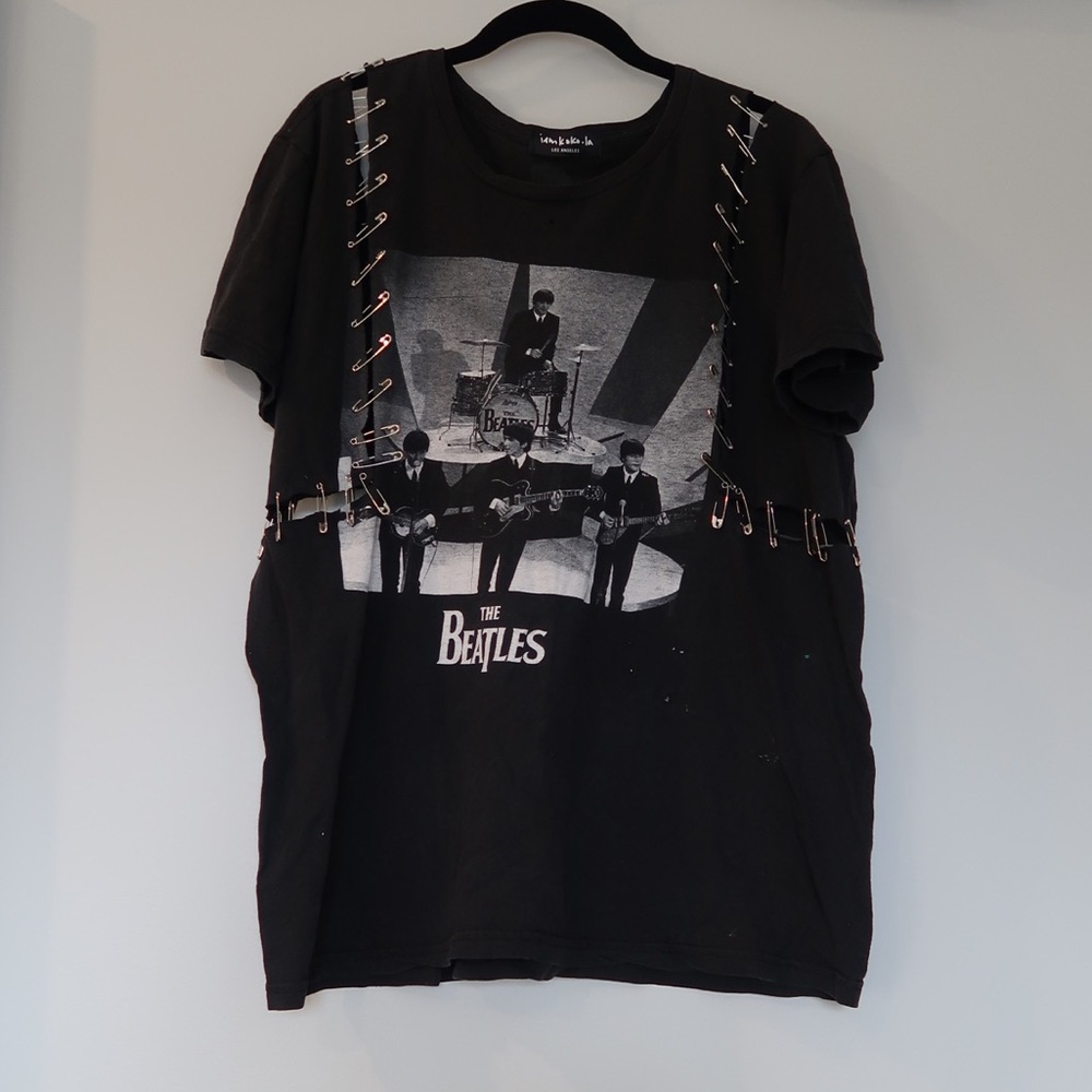 iamkokola safety pin beetles shirt